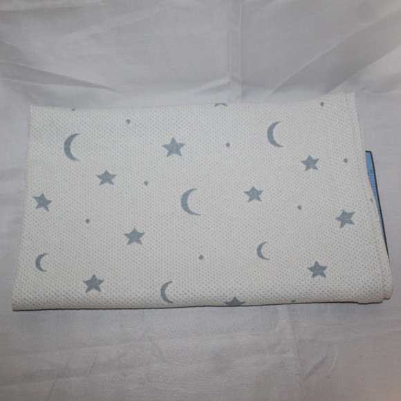 William Sonoma Kids Stars/Moon Print Blanket.  Sz. 30" x 40" - Picture 1 of 5